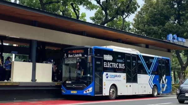 Demo Mahasiswa di Bundaran HI, Sejumlah Rute Transjakarta Dialihkan